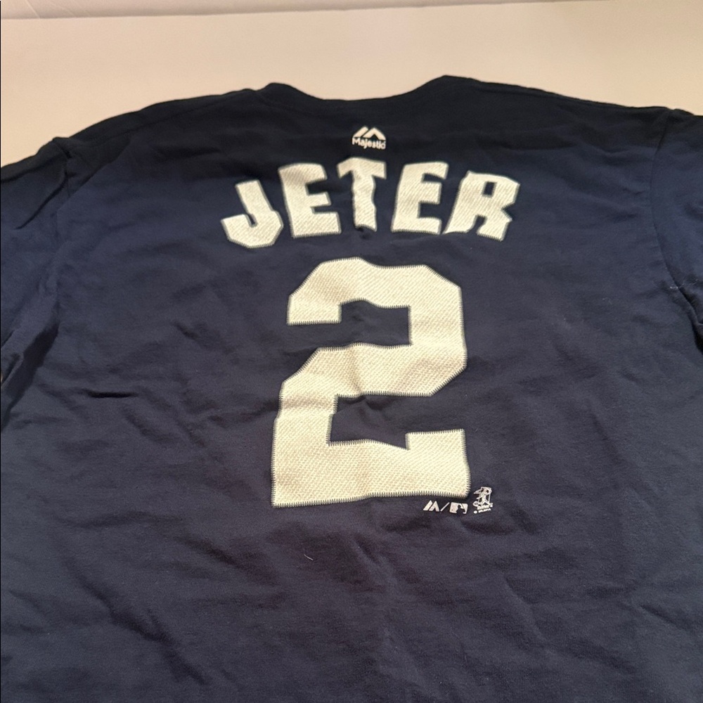 Vintage Hard Rock Cafe White Yankee Stadium & Majestic Derek Jeter tee - Picture 9 of 9